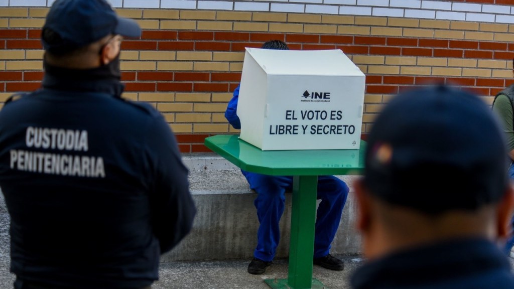 Votación de reclusos en el Centro Penitenciario de Tenancingo sur, Estado de México.