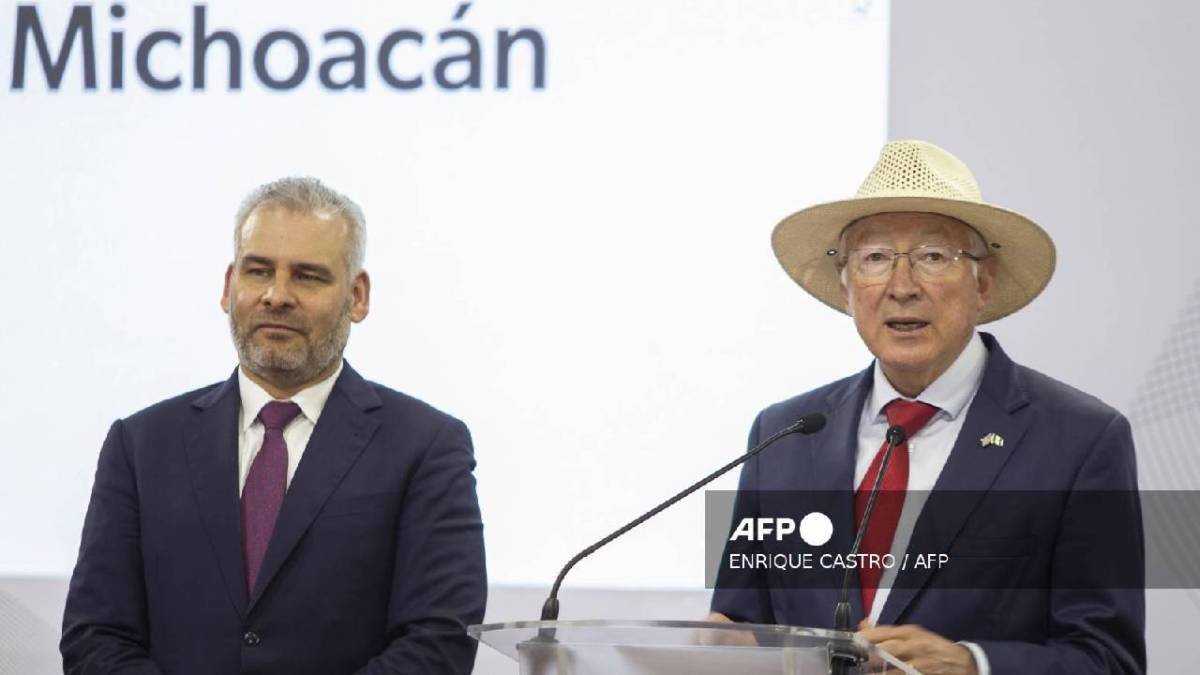 El embajador Ken Salazar en Morelia.