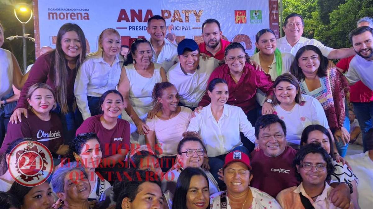 Ana Paty Peralta de la Peña celebra su triunfo virtual en el Parque del Crucero.