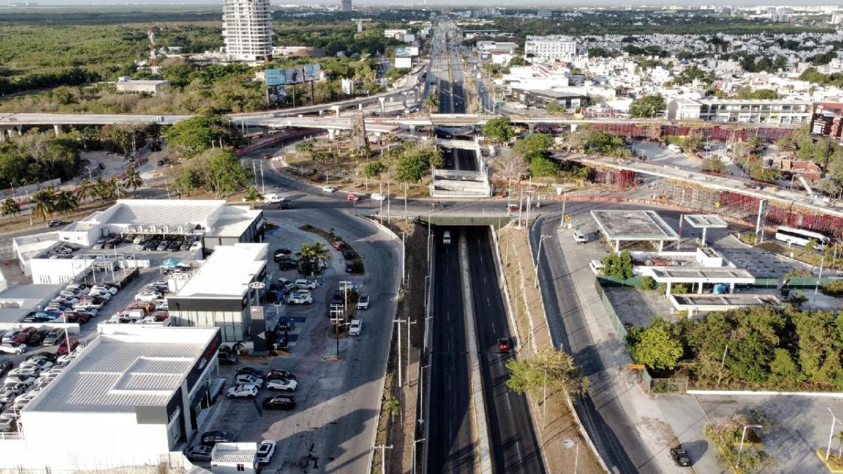 Cierres viales en Cancún.