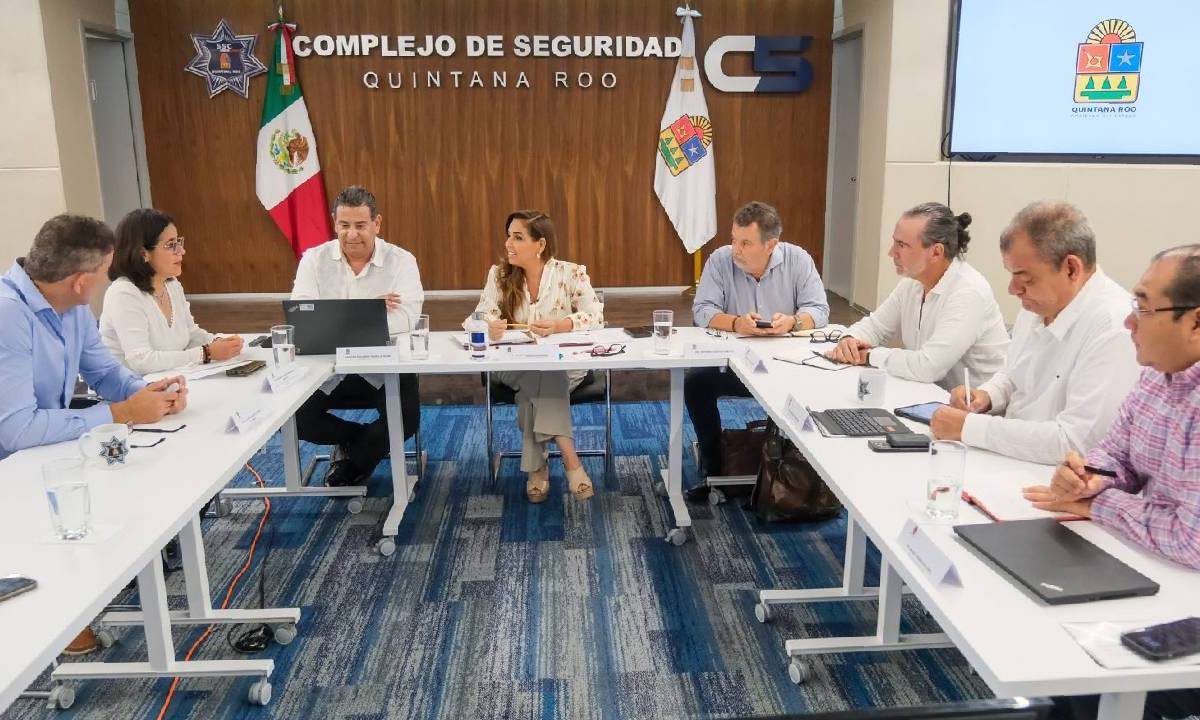Reunión entre funcionarios de Pemex y el gobierno de Quintana Roo.