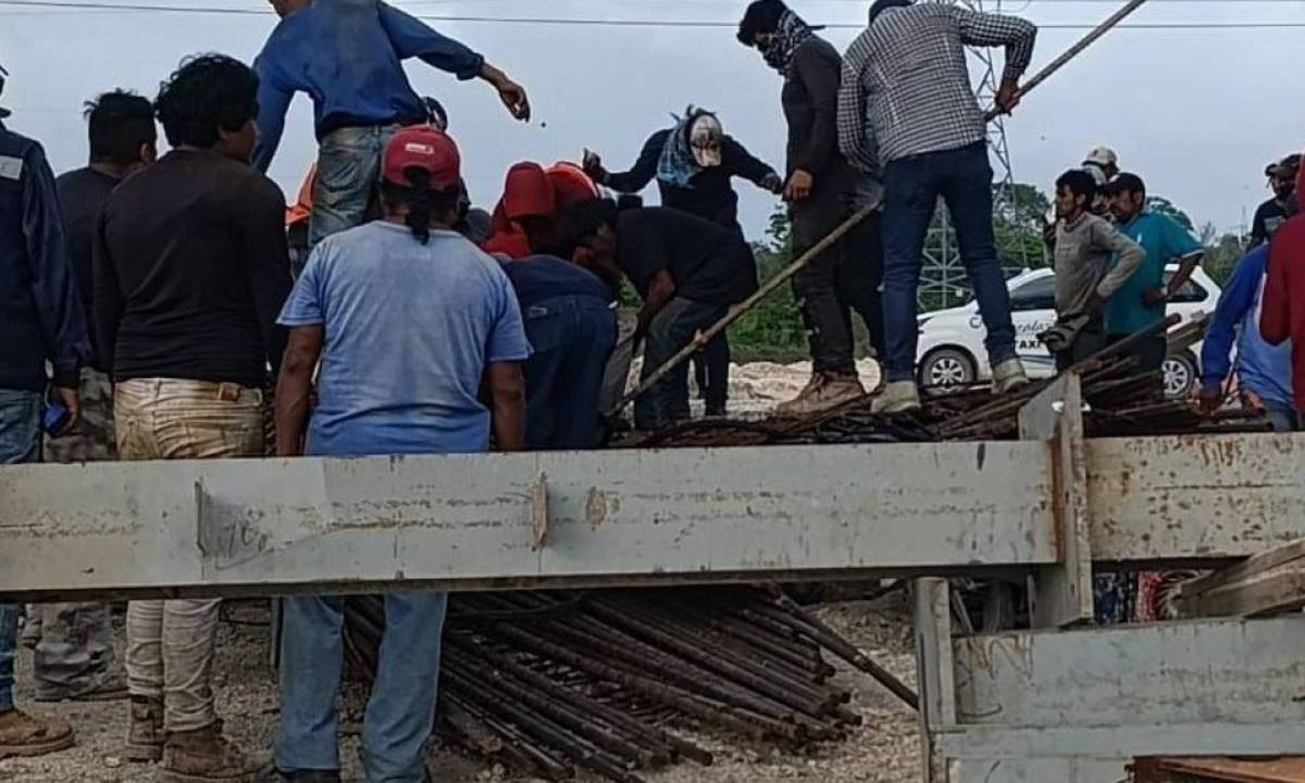 Colapso de estructura del Tren Maya lesiona a trabajador.