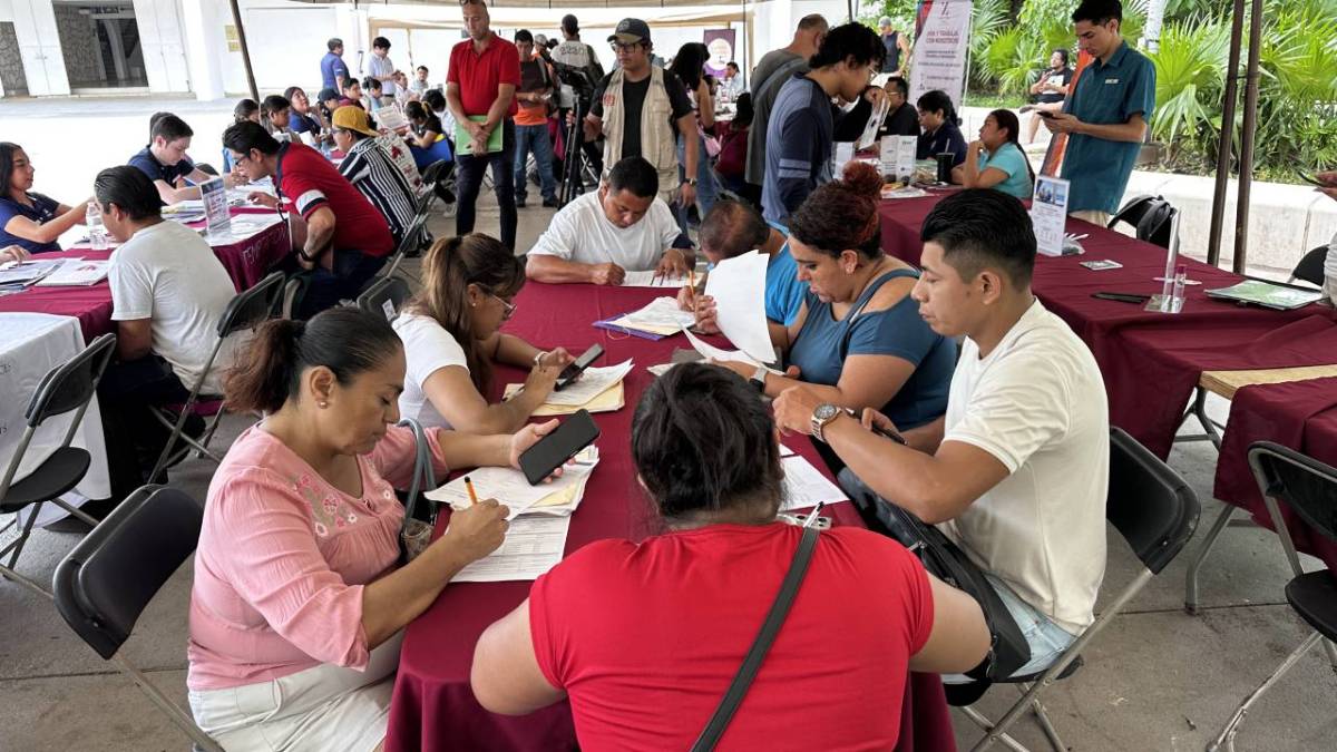 Feria de empleo en Cancún.