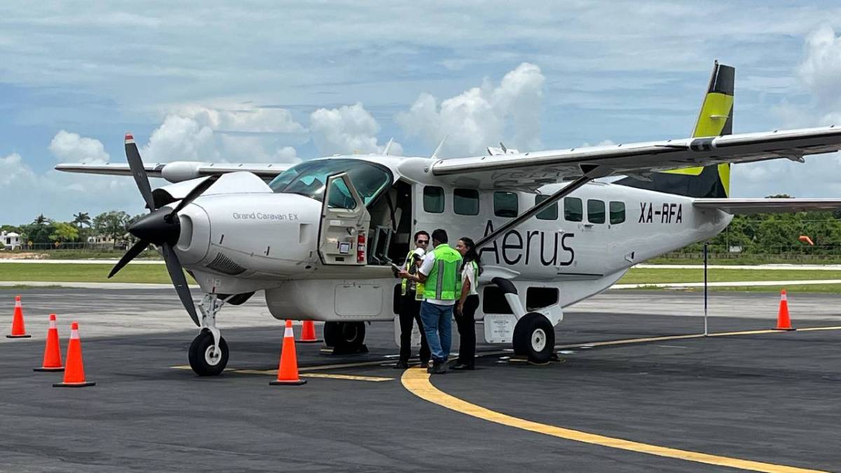 Avión de Aerus en Cancún.