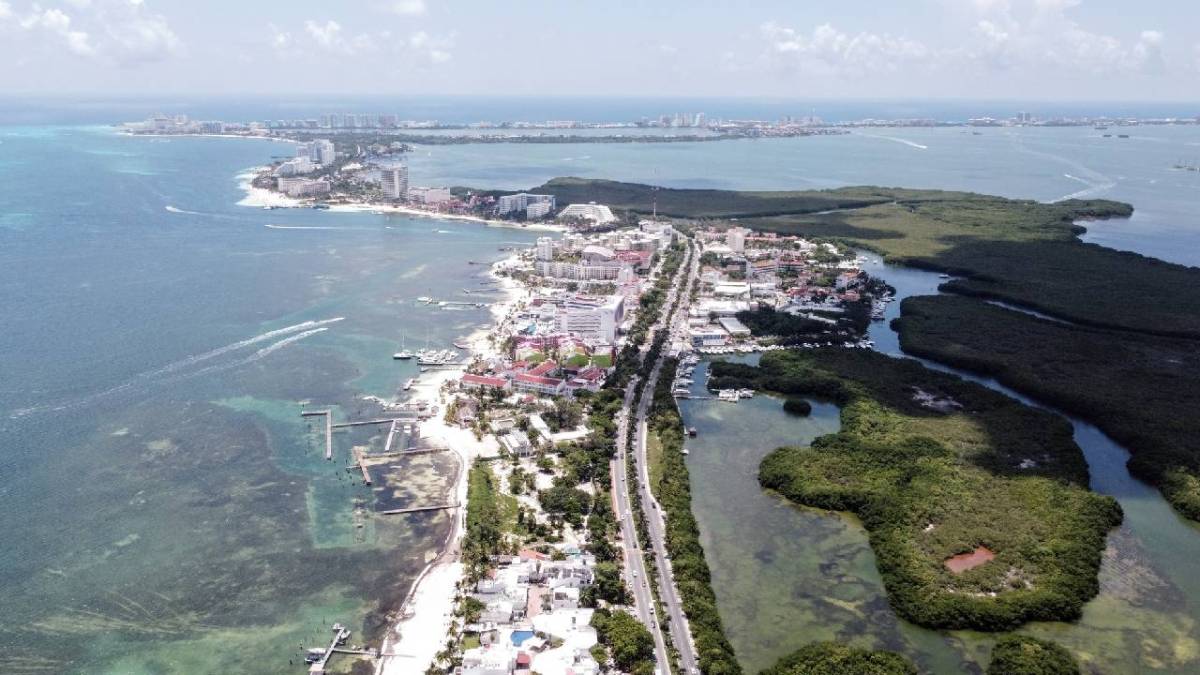 Vista aérea de la Zona Hotelera de Cancún.