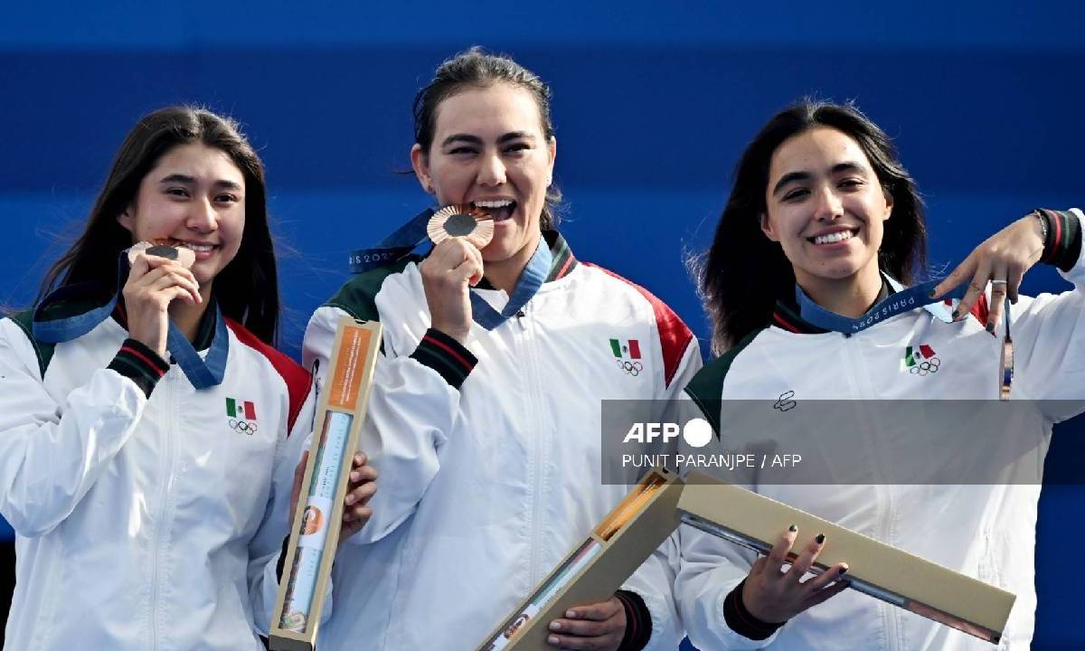 México gana primera medalla en París 2024.