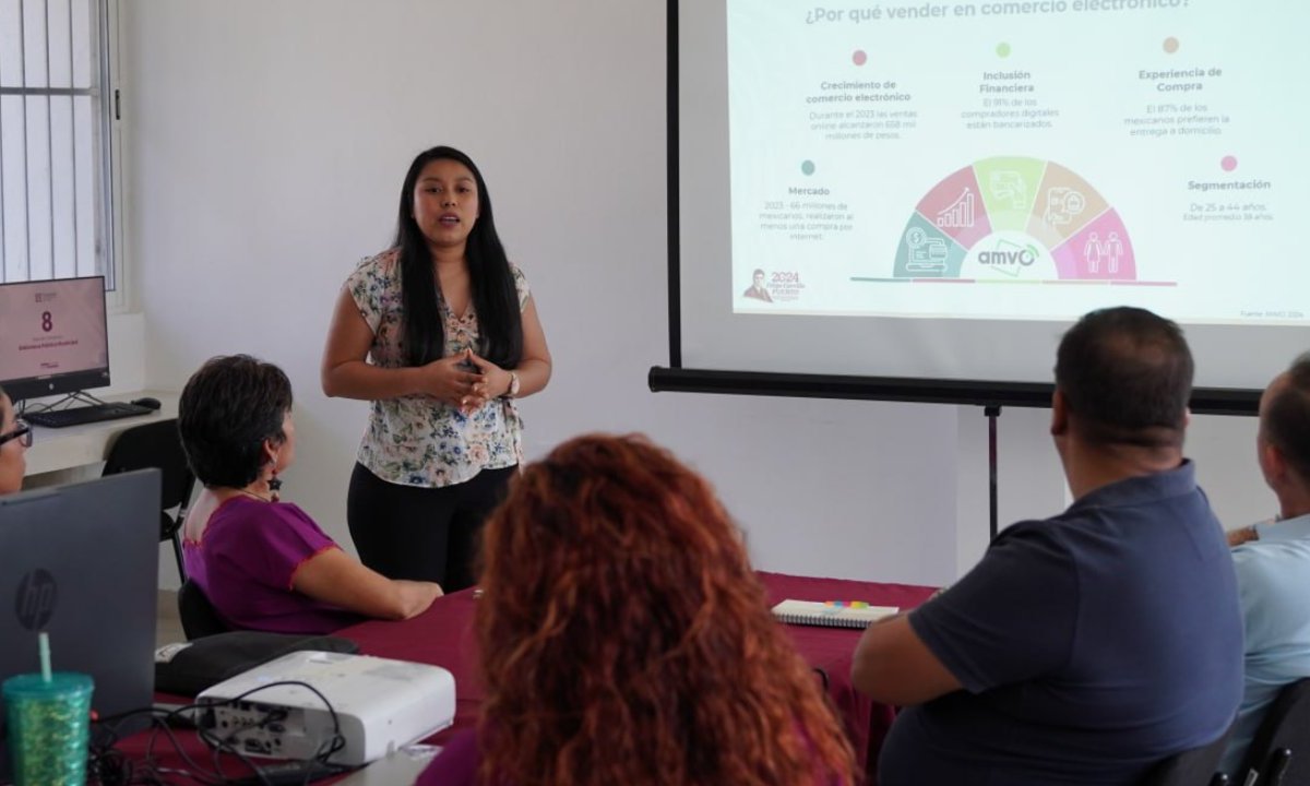 Curso a artesanos de Cozumel.