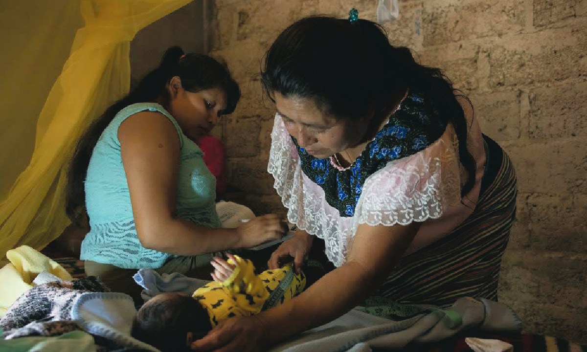 En la zona maya atienden embarazos de adolescentes.