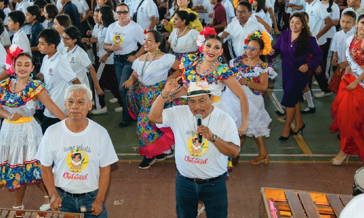 Colectivos en Chetumal buscan imponer un récord.