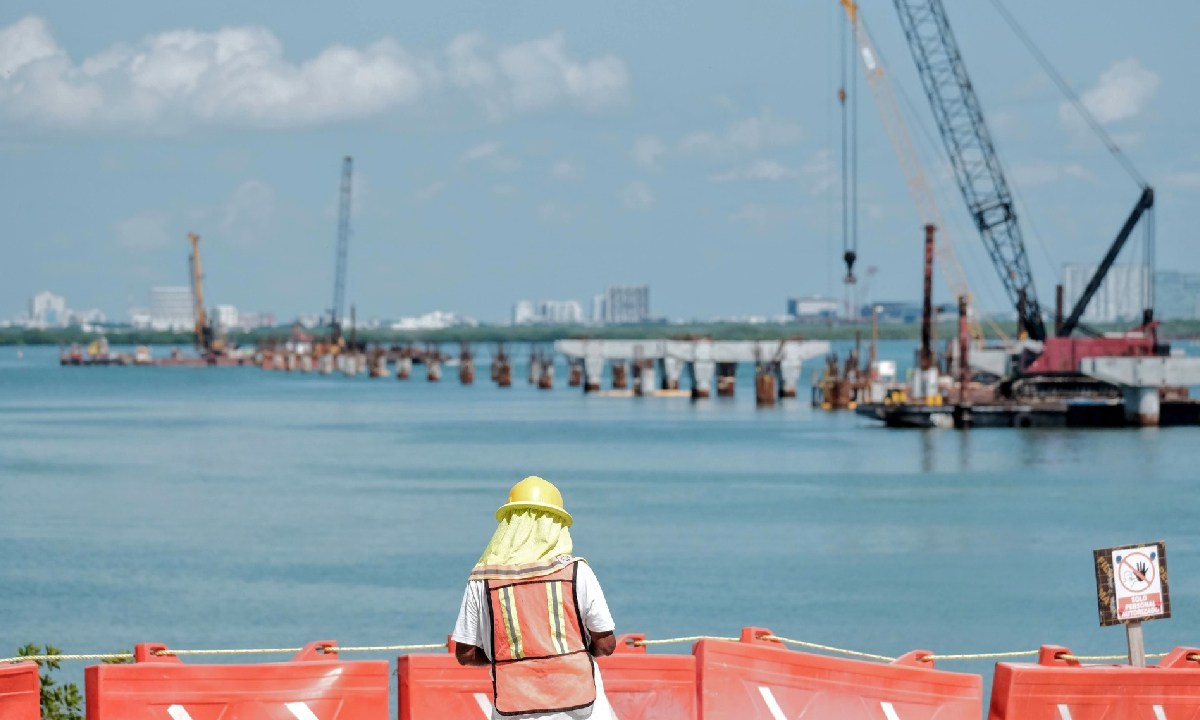 Construcción del puente Nichupté en Quintana Roo.