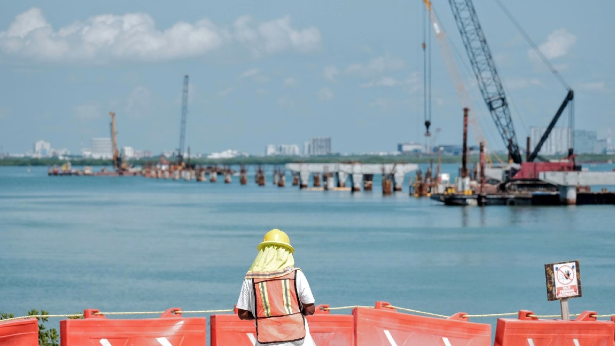 Construcción del puente Nichupté en Quintana Roo.