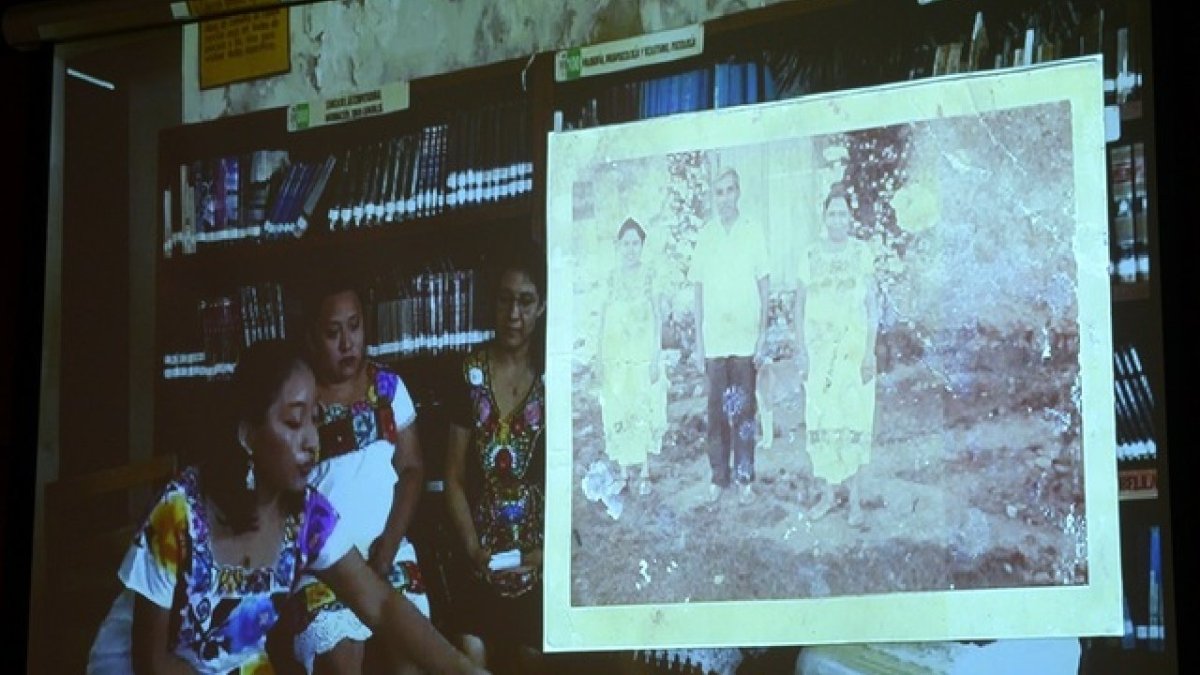 Desde la Biblioteca Pública “Santiago Pacheco Cruz”, mujeres mayas se enlazaron virtualmente al Museo Nacional de Antropología, en la Ciudad de México.