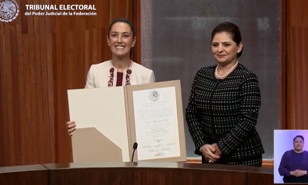 Claudia Sheinbaum recibió su constancia.