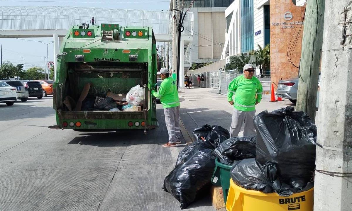 Recolección de residuos sólidos en Cancún.