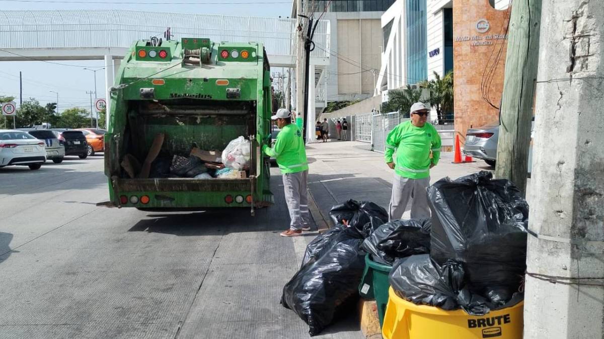 Recolección de residuos sólidos en Cancún.