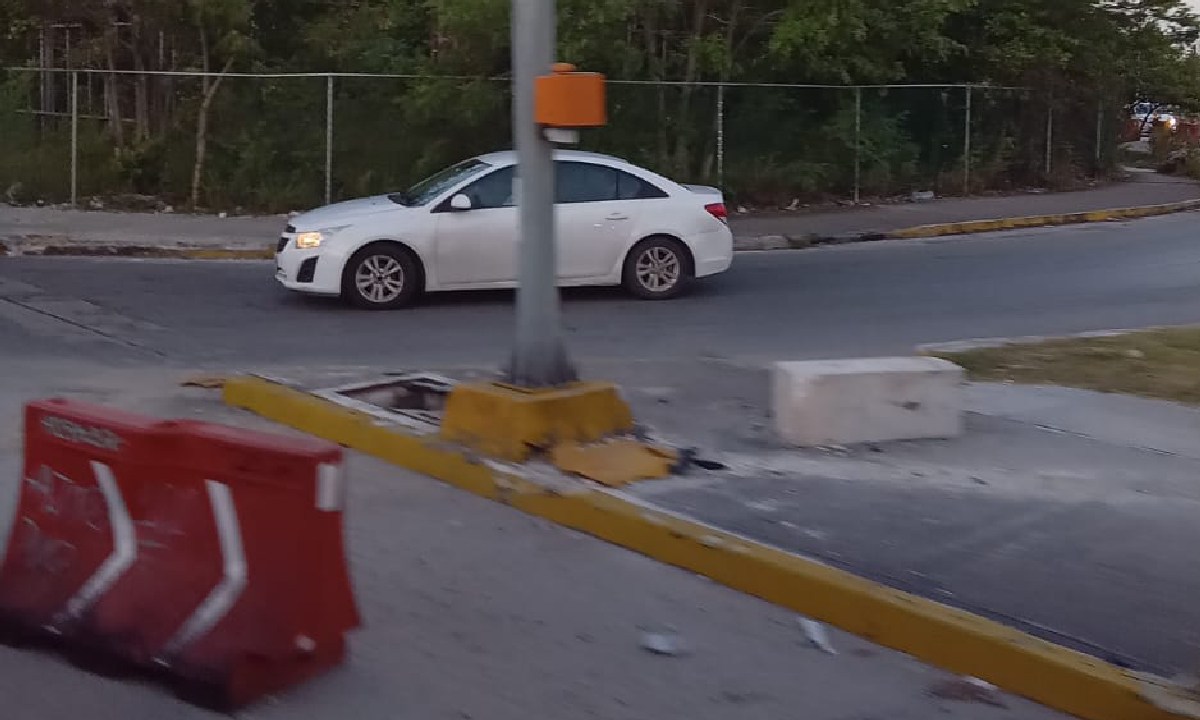 Continúan los cierres viales por obras en Cancún.