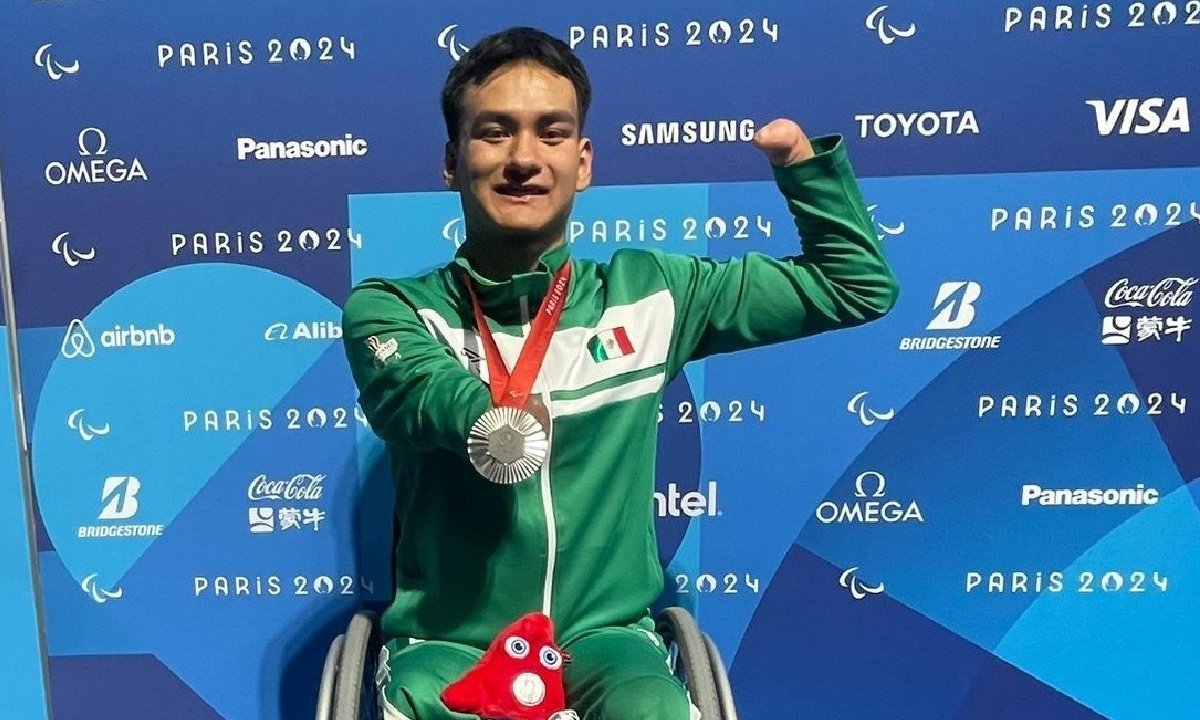 Ángel Camacho, triple medallista en los Juegos Paralímpicos París 2024.