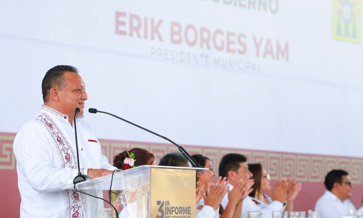 Tercer informe de Erik Borges Yam, alcalde de José María Morelos.