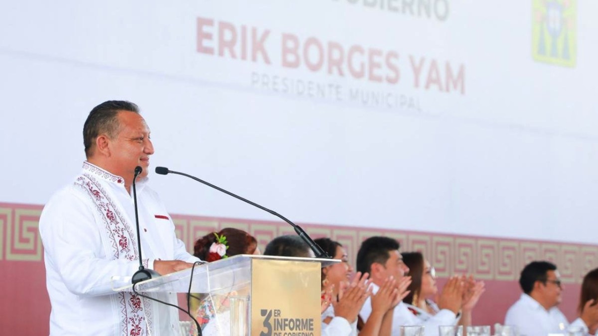 Tercer informe de Erik Borges Yam, alcalde de José María Morelos.