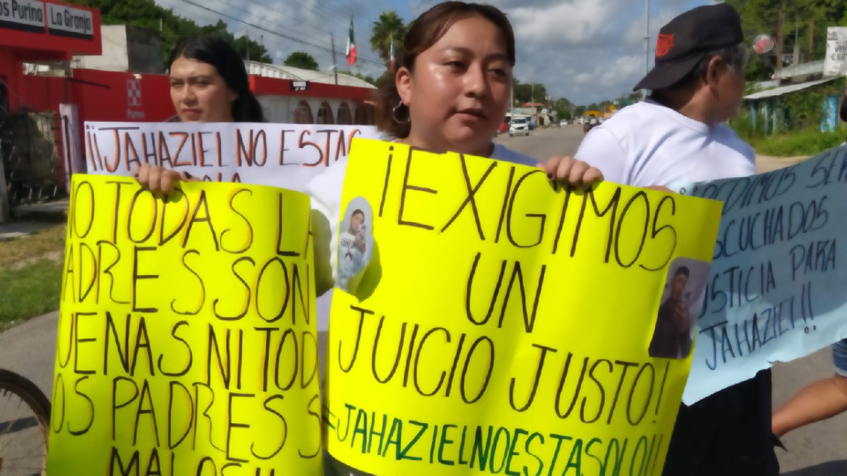 La carretera Cancún-Mérida fue bloqueada.