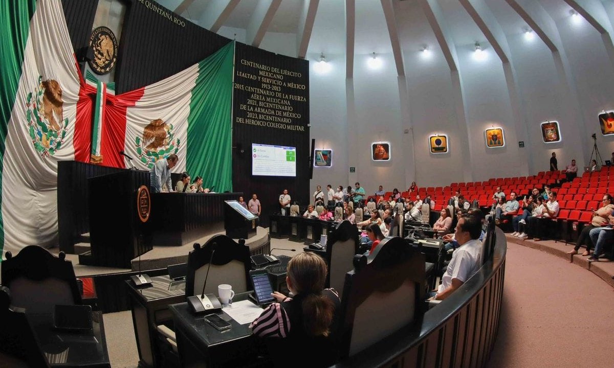 Sesión ordinaria de la XVIII Legislatura de Quintana Roo.