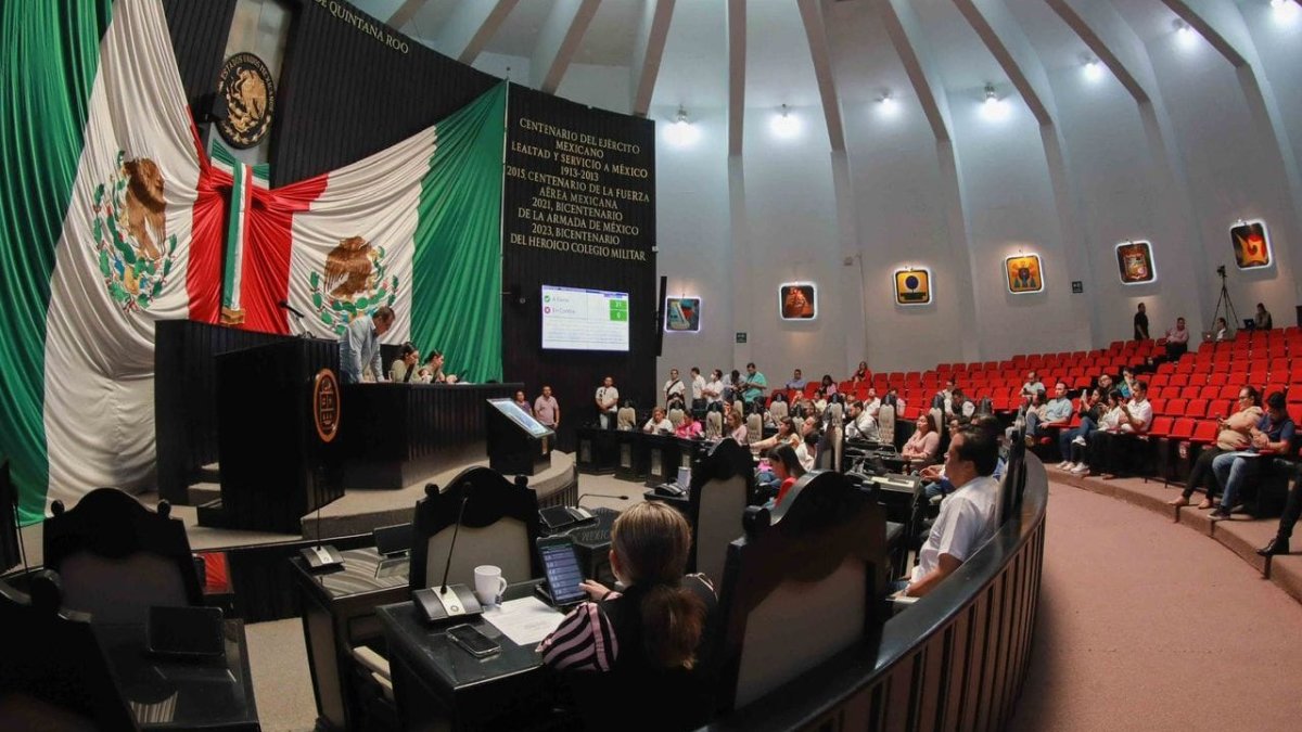 Sesión ordinaria de la XVIII Legislatura de Quintana Roo.