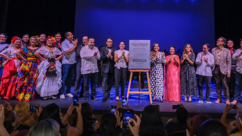 Inauguración oficial del Teatro de la Ciudad de Cancún.