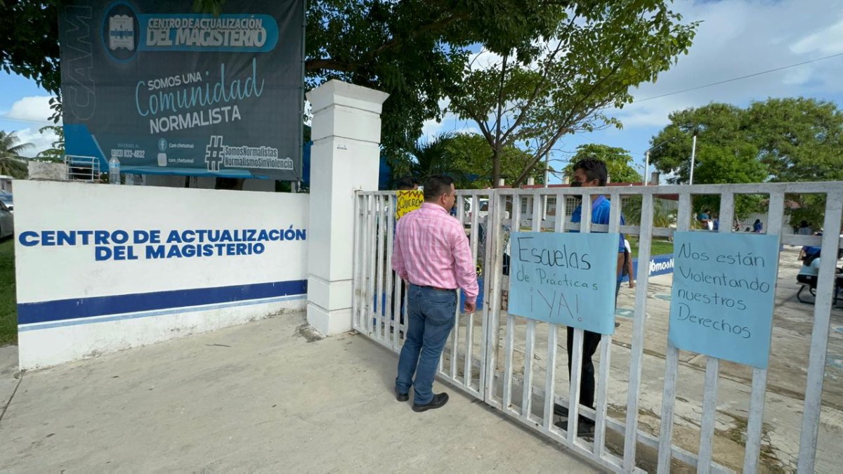 Estudiantes del CAM se manifiestan.