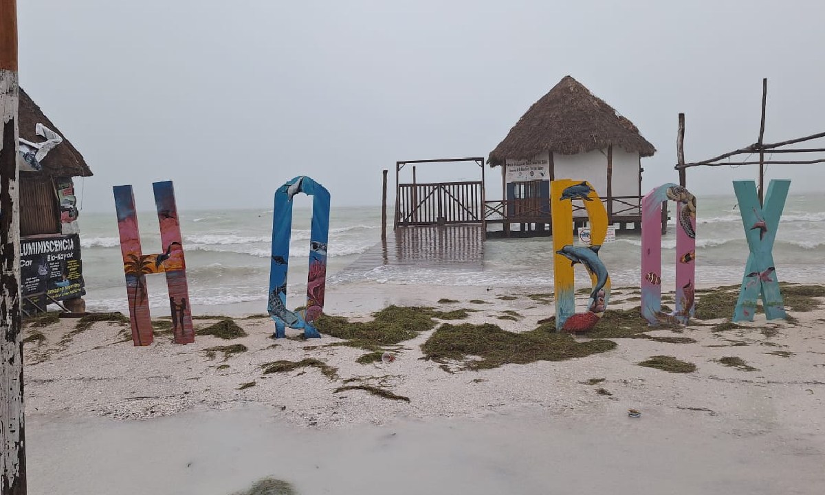 Helene dejó inundaciones y apagones.