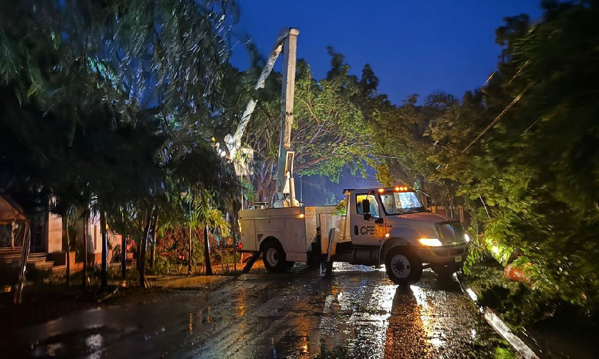 El huracán Helene dejó a varios clientes sin energía eléctrica.