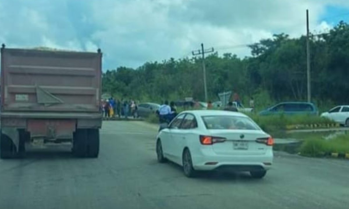 Bloqueo de trabajadores del Tren Maya.