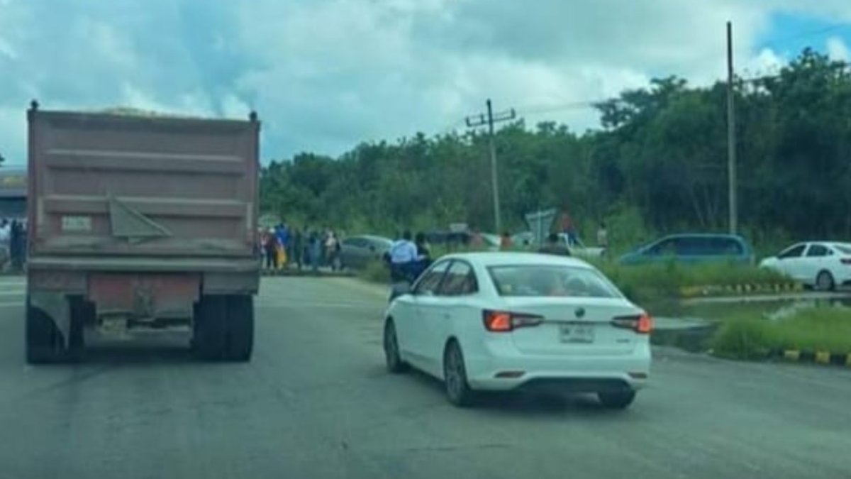 Bloqueo de trabajadores del Tren Maya.