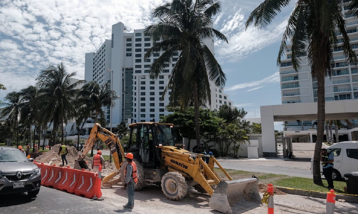 Cierres viales en Cancún.