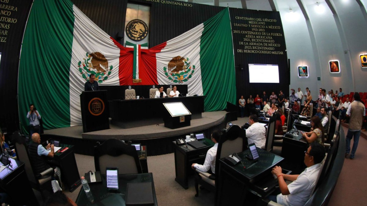 Primera sesión de la XVIII Legislatura de Quintana Roo.