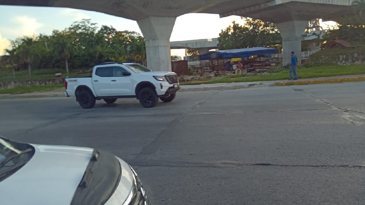 En Cancún aún hay cierres viales.