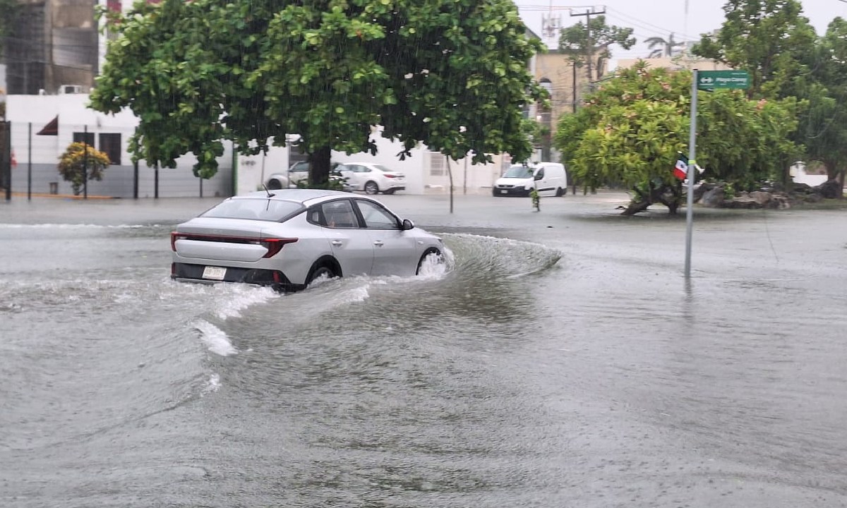 Fuertes lluvias en Cancún.