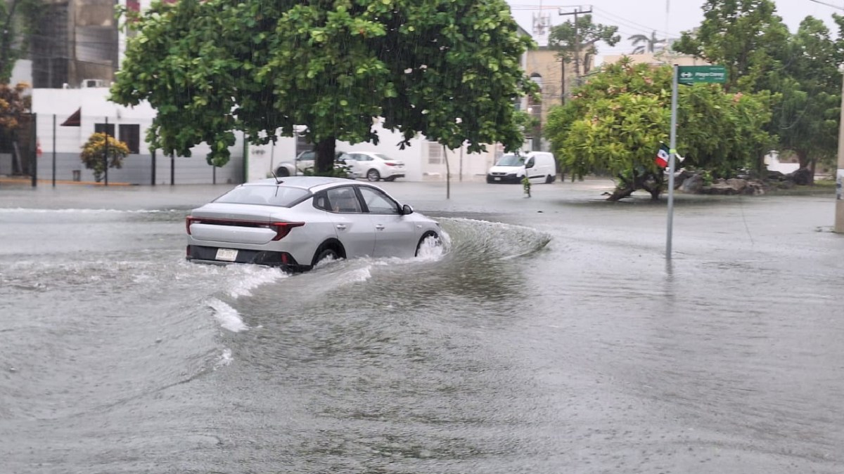 Fuertes lluvias en Cancún.