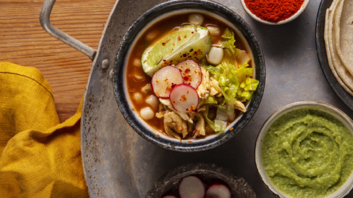 El pozole es una opción para los festejos patrios.