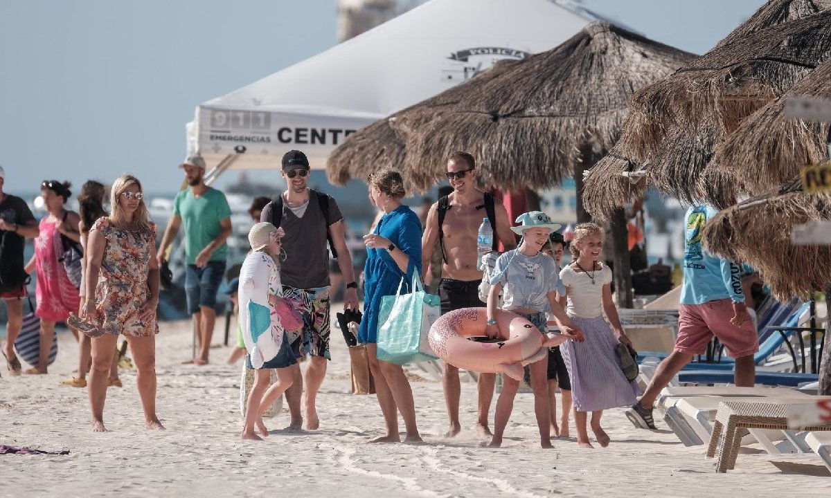 Turistas en Puerto Morelos.