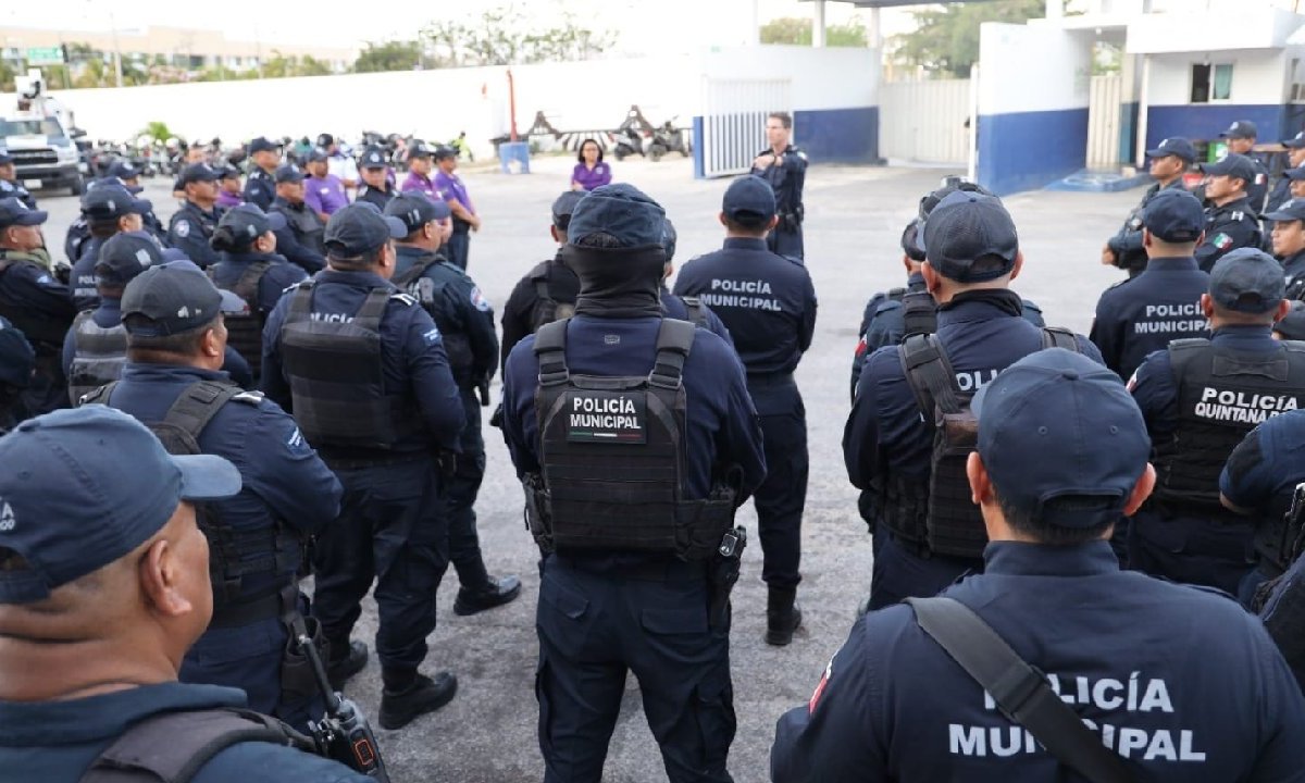 Buscan nuevos policías en Cancún.