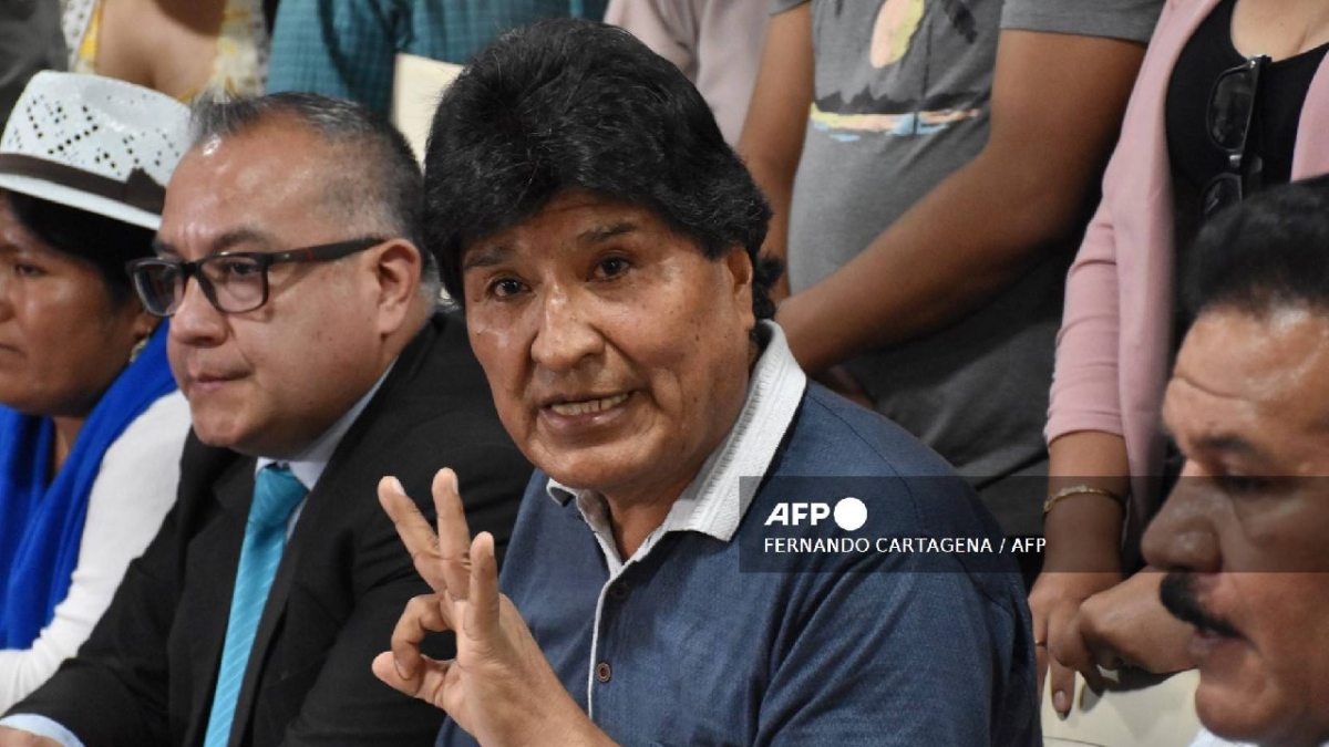 Evo Morales denunció atentado.