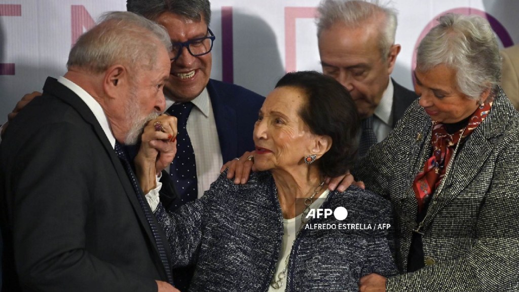 Ifigenia Martínez falleció el sábado.