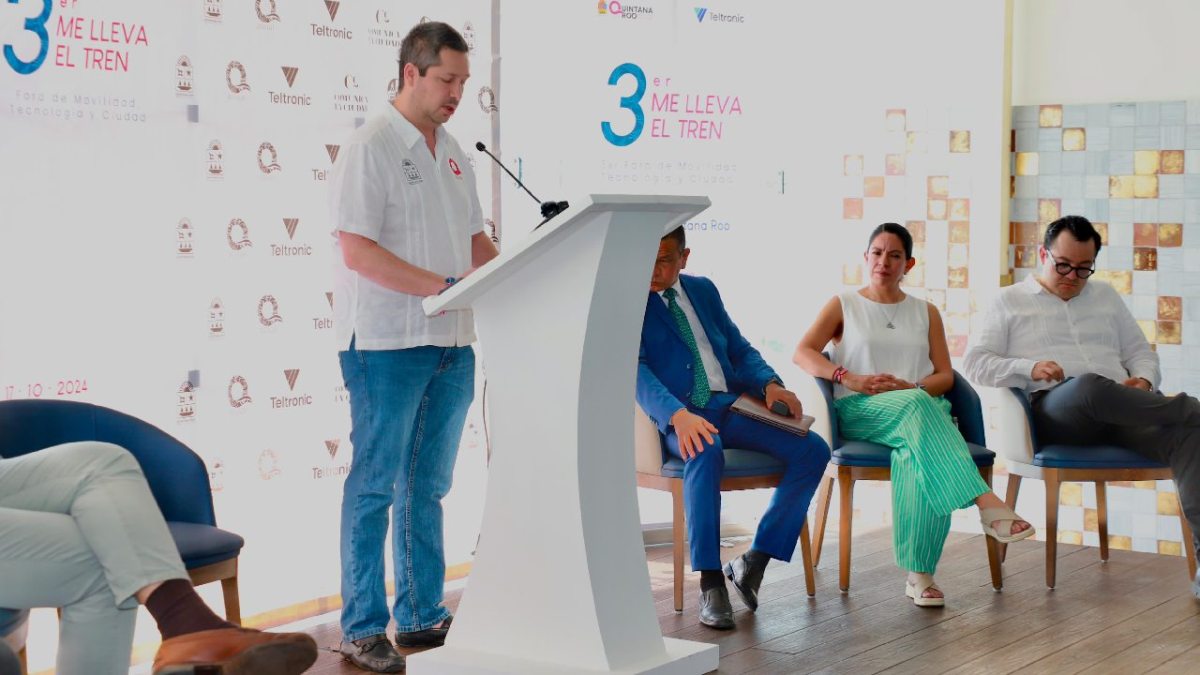 Foro "Me lleva el Tren", en Cancún.