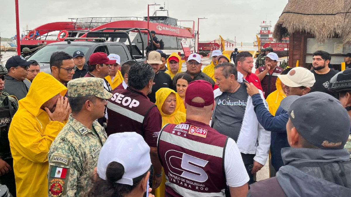 Autoridades y ciudadanos, en acciones por el paso del huracán Milton.