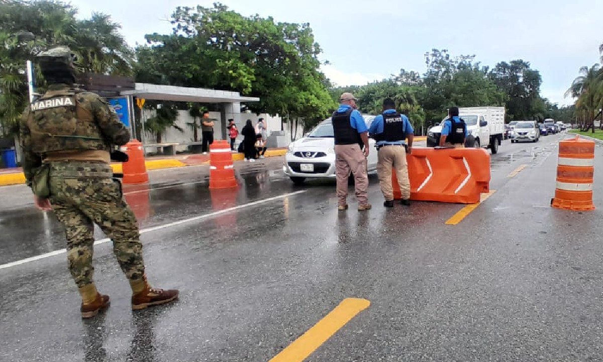 Cierre de la zona hotelera de Cancún por robo con violencia.