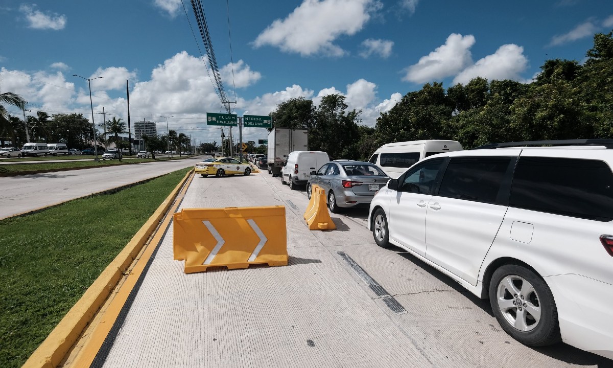 Cierres viales en Cancún por diversas obras.