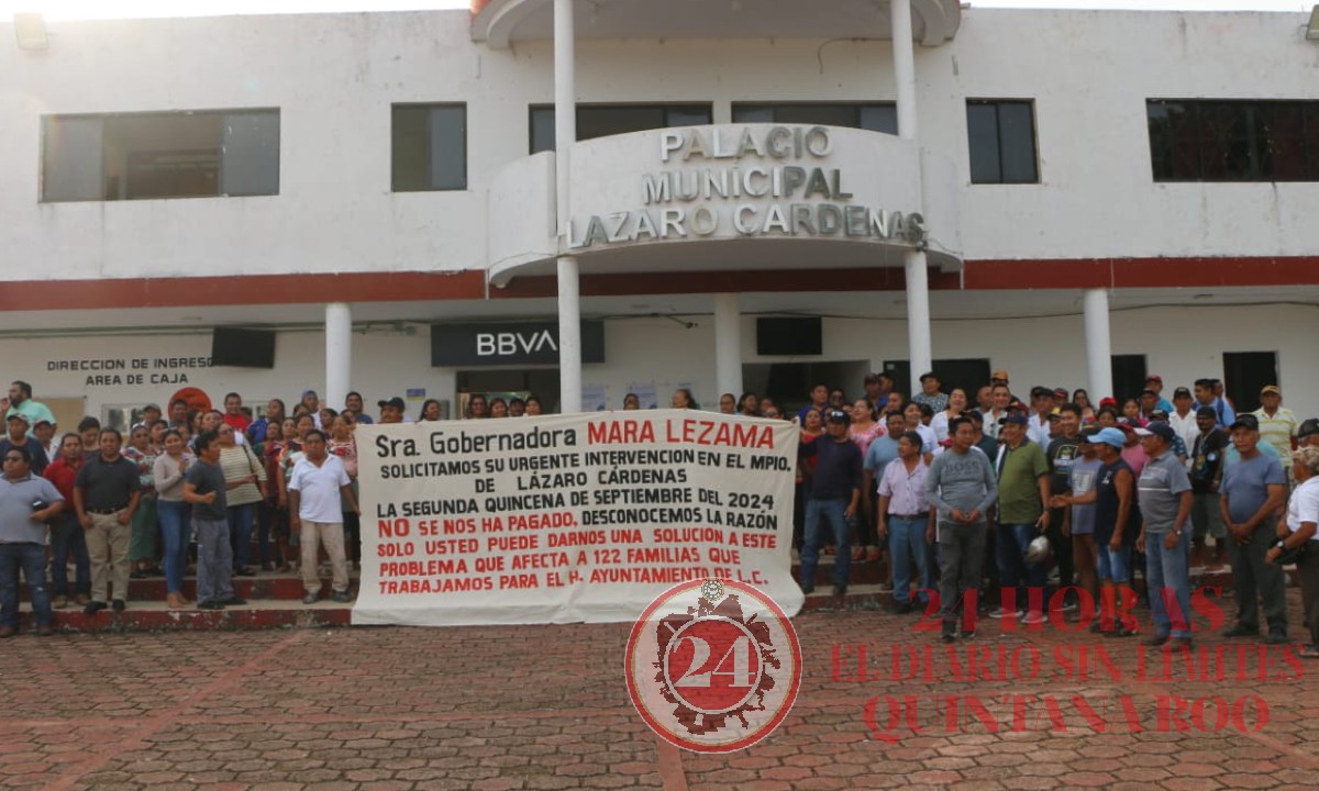 Protesta de trabajadores en Lázaro Cárdenas.