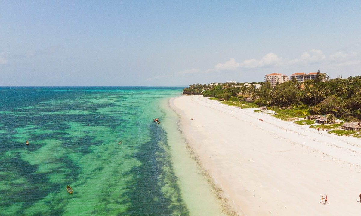 Urgen atender el problema de agua contamina en Playa del Carmen.