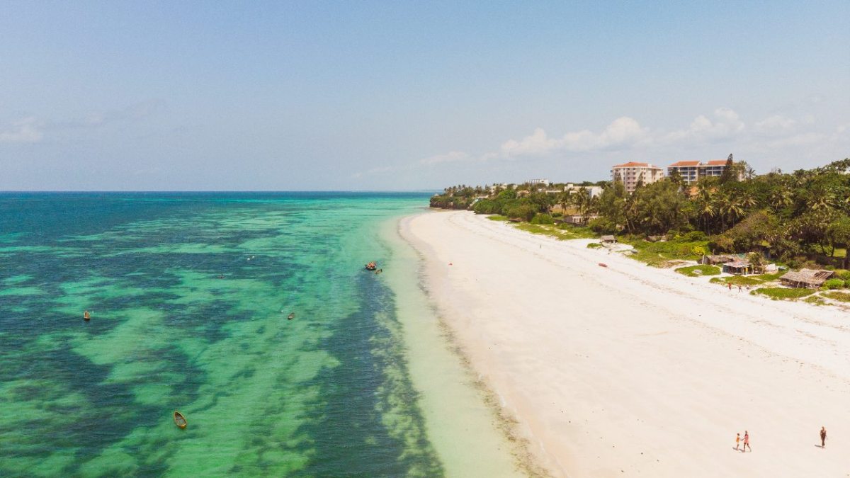 Urgen atender el problema de agua contamina en Playa del Carmen.