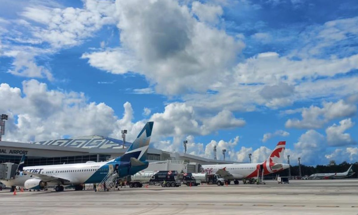 Aerolíneas en el Caribe mexicano.